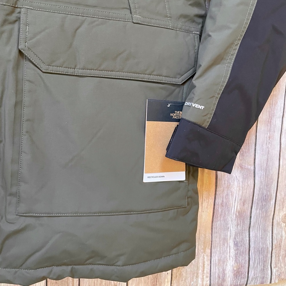 The North Face Men’s McMurdo Parka In New Taupe Green - Picture 5 of 10